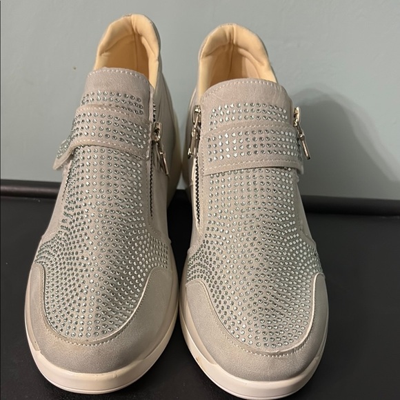 Morecome Women’s faux crystal double zipper wedge sneakers - slip on size 6.5 - Picture 3 of 8
